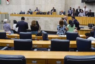 Movimentação de parlamentares no plenário da Câmara Municipal de São Paulo durante Sessão - Metrópoles