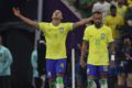 Richarlison, do Brasil, comemora após marcar para fazer o 1 a 0 durante a partida do Grupo G da Copa do Mundo da FIFA Qatar 2022 entre Brasil e Sérvia no Lusail Stadium em 24 de novembro de 2022 na cidade de Lusail, Qatar