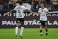 Jogadores do Corinthians comemorando em campo